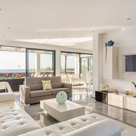 Sea View Villa *